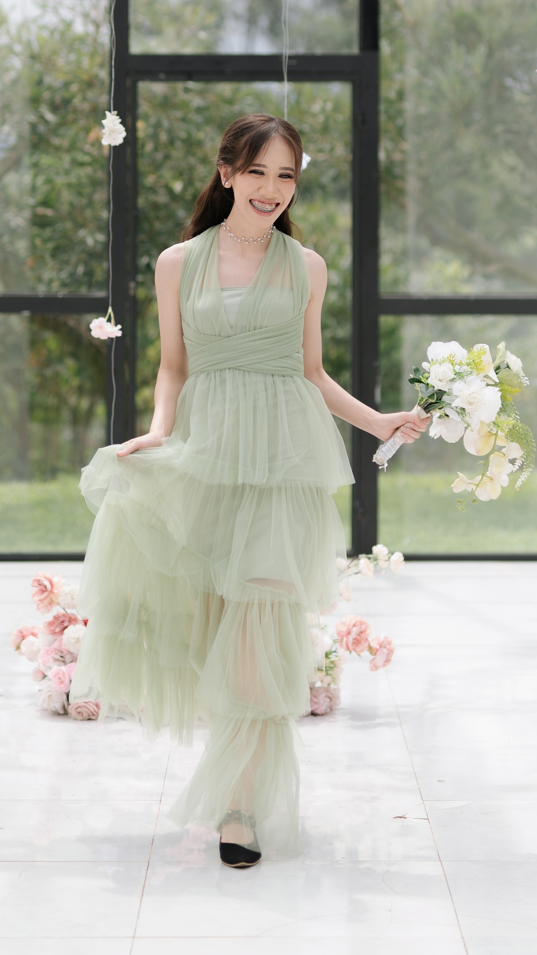 1745743704_image_groom.JPG
